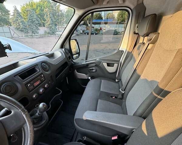 Белый Рено Мастер, объемом двигателя 2.3 л и пробегом 380 тыс. км за 13900 $, фото 21 на Automoto.ua