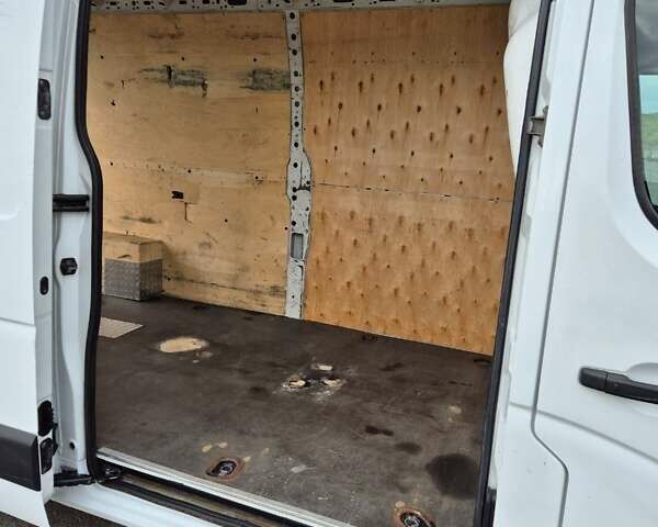Белый Рено Мастер, объемом двигателя 0 л и пробегом 392 тыс. км за 14000 $, фото 7 на Automoto.ua