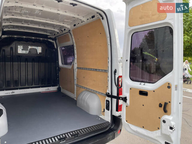 Рено Мастєр 2015 у Радивилове на Automoto.ua Білий Рено Мастєр, об'ємом двигуна 2.3 л та пробігом 280 тис. км за 14500 $, фото 51 на Automoto.ua