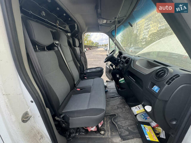 Белый Рено Мастер, объемом двигателя 2.3 л и пробегом 2 тыс. км за 13500 $, фото 3 на Automoto.ua