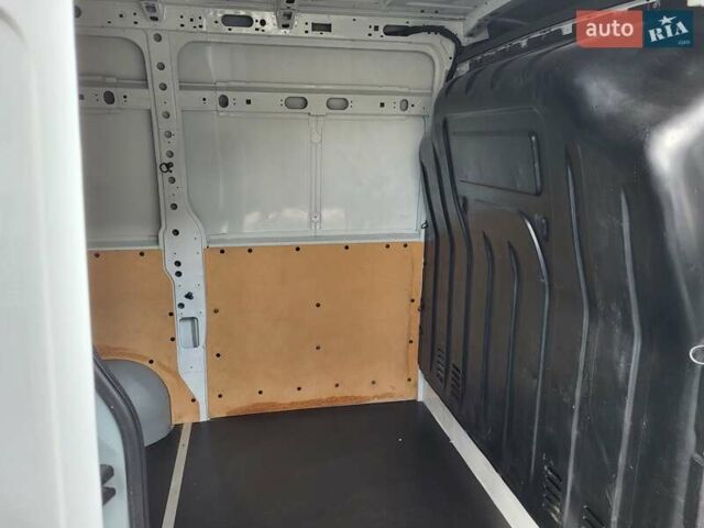Белый Рено Мастер, объемом двигателя 2.3 л и пробегом 173 тыс. км за 13000 $, фото 14 на Automoto.ua