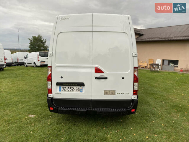 Белый Рено Мастер, объемом двигателя 2.3 л и пробегом 256 тыс. км за 17300 $, фото 3 на Automoto.ua
