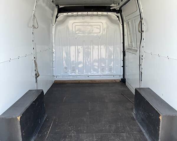 Белый Рено Мастер, объемом двигателя 2.3 л и пробегом 217 тыс. км за 13500 $, фото 7 на Automoto.ua