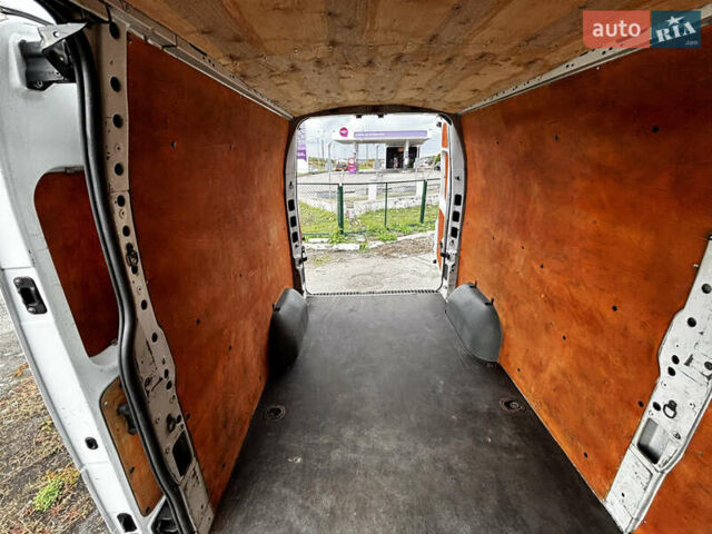Белый Рено Мастер, объемом двигателя 2.3 л и пробегом 256 тыс. км за 14500 $, фото 9 на Automoto.ua