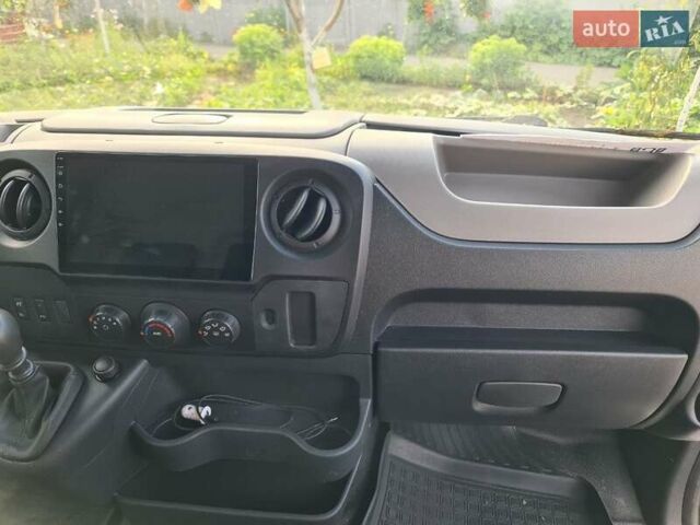 Белый Рено Мастер, объемом двигателя 2.3 л и пробегом 285 тыс. км за 15499 $, фото 9 на Automoto.ua