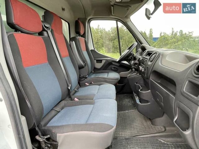 Белый Рено Мастер, объемом двигателя 2.3 л и пробегом 245 тыс. км за 17900 $, фото 18 на Automoto.ua