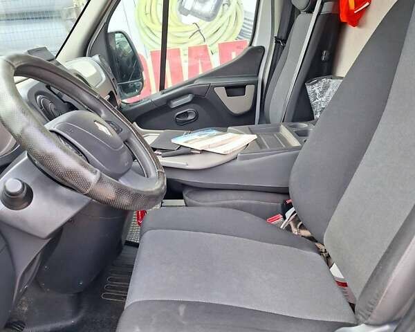 Белый Рено Мастер, объемом двигателя 2.3 л и пробегом 250 тыс. км за 14900 $, фото 18 на Automoto.ua