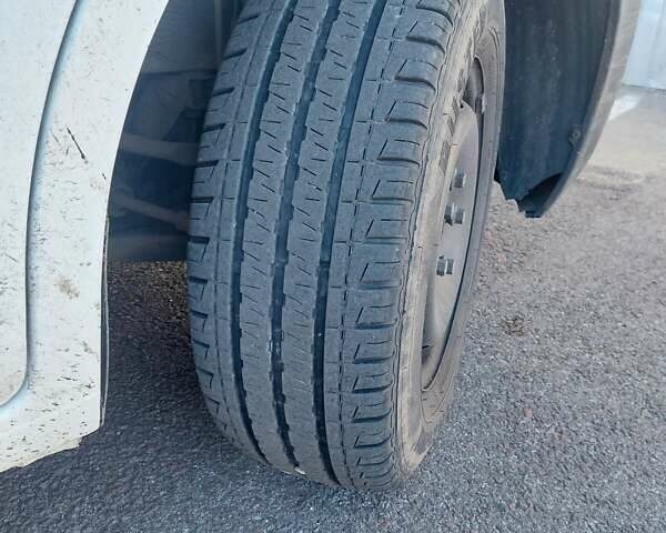 Білий Рено Мастєр, об'ємом двигуна 2.3 л та пробігом 250 тис. км за 12800 $, фото 11 на Automoto.ua