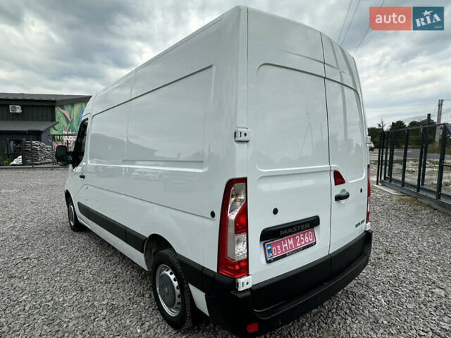 Белый Рено Мастер, объемом двигателя 2.3 л и пробегом 242 тыс. км за 16200 $, фото 5 на Automoto.ua