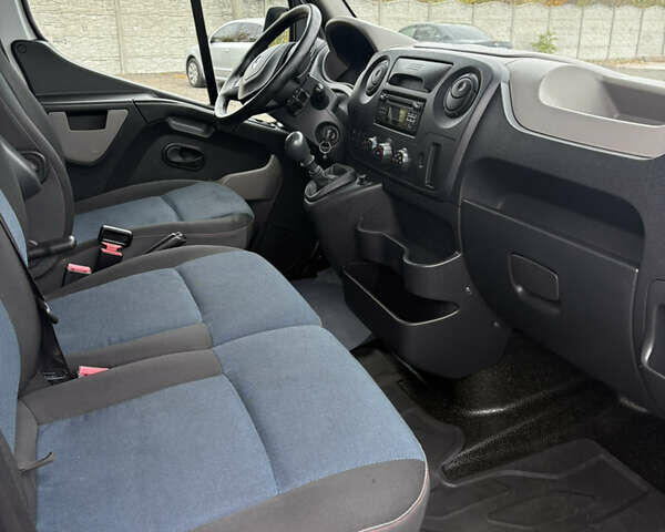 Белый Рено Мастер, объемом двигателя 2.3 л и пробегом 238 тыс. км за 18500 $, фото 9 на Automoto.ua