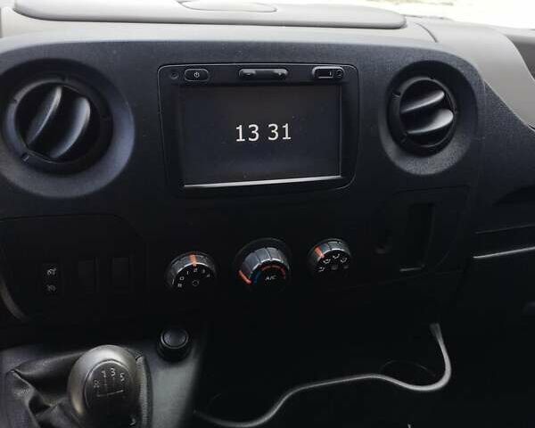 Белый Рено Мастер, объемом двигателя 2.3 л и пробегом 411 тыс. км за 13500 $, фото 16 на Automoto.ua