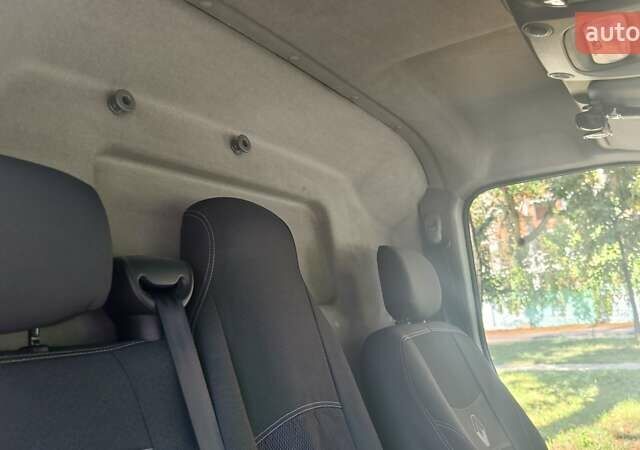 Білий Рено Мастєр, об'ємом двигуна 2.3 л та пробігом 166 тис. км за 14500 $, фото 28 на Automoto.ua