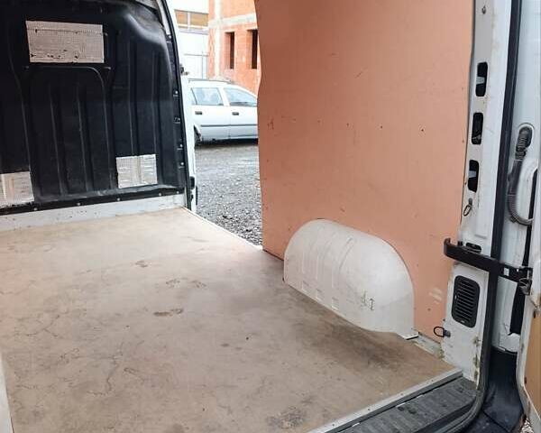 Белый Рено Мастер, объемом двигателя 2.3 л и пробегом 293 тыс. км за 14366 $, фото 6 на Automoto.ua