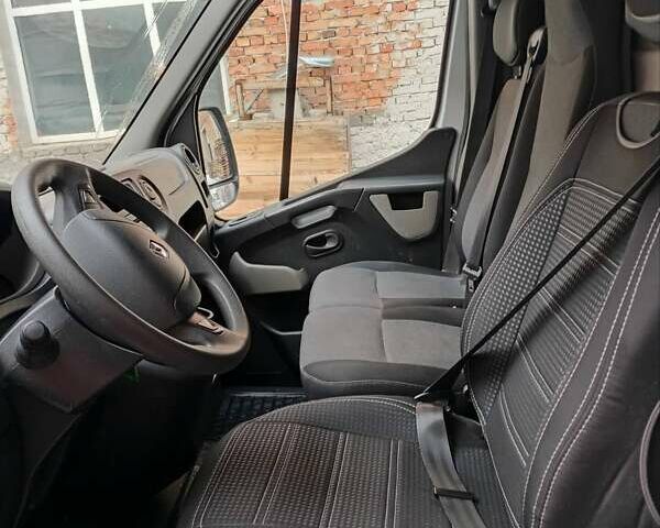 Белый Рено Мастер, объемом двигателя 2.3 л и пробегом 185 тыс. км за 17299 $, фото 6 на Automoto.ua