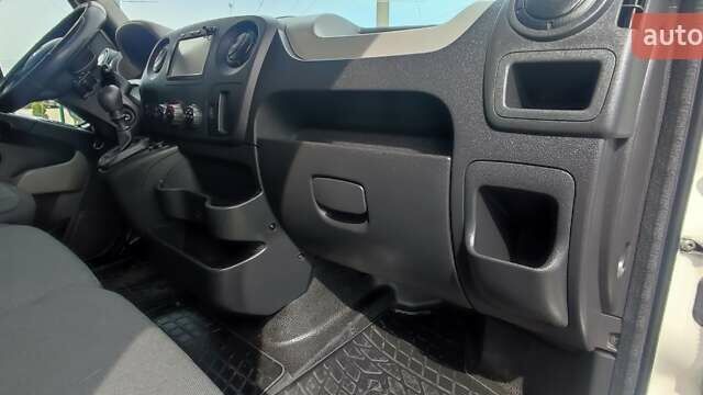 Белый Рено Мастер, объемом двигателя 2.3 л и пробегом 457 тыс. км за 14300 $, фото 30 на Automoto.ua