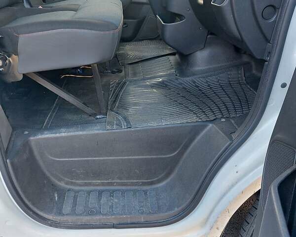 Білий Рено Мастєр, об'ємом двигуна 2.3 л та пробігом 250 тис. км за 12800 $, фото 10 на Automoto.ua