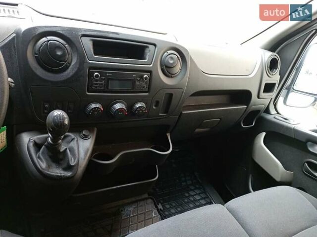 Белый Рено Мастер, объемом двигателя 2.3 л и пробегом 185 тыс. км за 17299 $, фото 7 на Automoto.ua