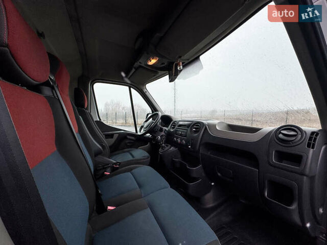 Белый Рено Мастер, объемом двигателя 2.3 л и пробегом 262 тыс. км за 12200 $, фото 9 на Automoto.ua
