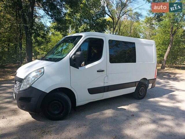 Белый Рено Мастер, объемом двигателя 2.3 л и пробегом 239 тыс. км за 13300 $, фото 4 на Automoto.ua