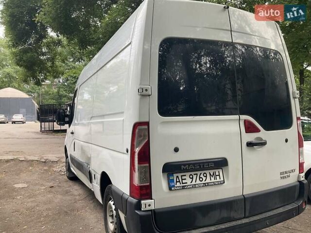 Белый Рено Мастер, объемом двигателя 2.3 л и пробегом 284 тыс. км за 12500 $, фото 5 на Automoto.ua