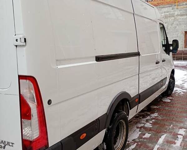 Белый Рено Мастер, объемом двигателя 2.3 л и пробегом 185 тыс. км за 17699 $, фото 2 на Automoto.ua