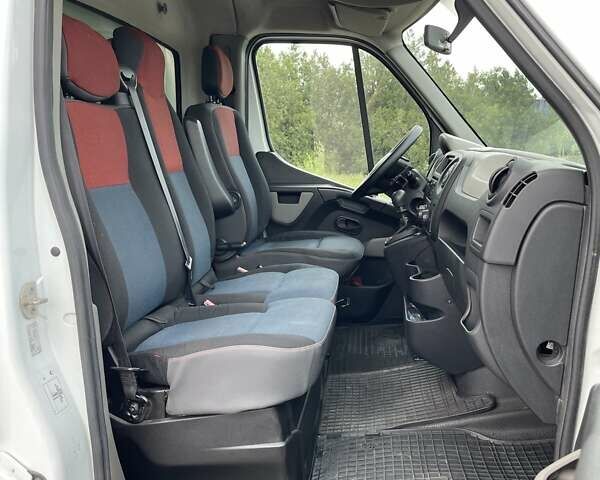 Белый Рено Мастер, объемом двигателя 2.3 л и пробегом 245 тыс. км за 17900 $, фото 17 на Automoto.ua