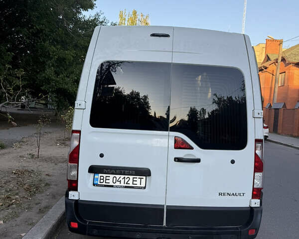Белый Рено Мастер, объемом двигателя 2.3 л и пробегом 281 тыс. км за 14000 $, фото 4 на Automoto.ua