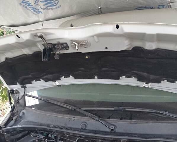 Белый Рено Мастер, объемом двигателя 2.3 л и пробегом 248 тыс. км за 13800 $, фото 14 на Automoto.ua