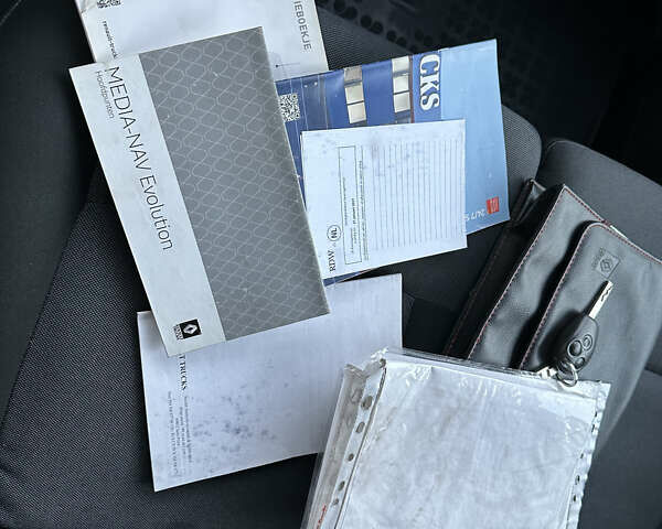 Білий Рено Мастєр, об'ємом двигуна 2.3 л та пробігом 135 тис. км за 17950 $, фото 54 на Automoto.ua