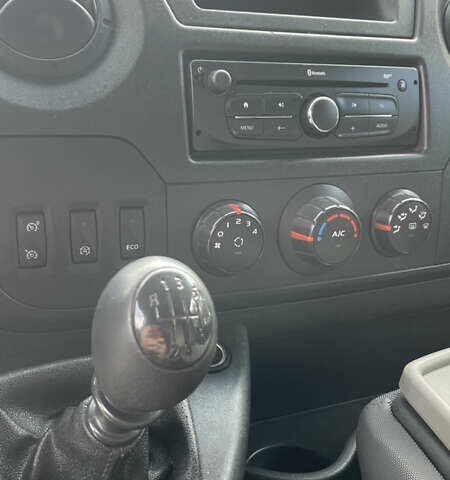 Белый Рено Мастер, объемом двигателя 2.3 л и пробегом 315 тыс. км за 14800 $, фото 30 на Automoto.ua