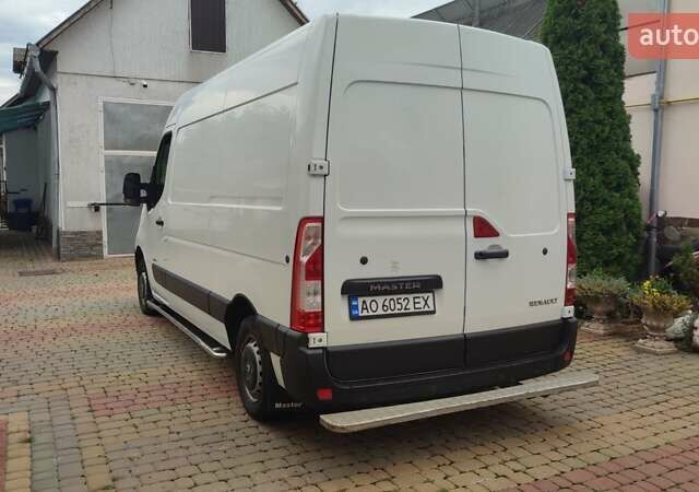 Белый Рено Мастер, объемом двигателя 2.3 л и пробегом 295 тыс. км за 14000 $, фото 2 на Automoto.ua