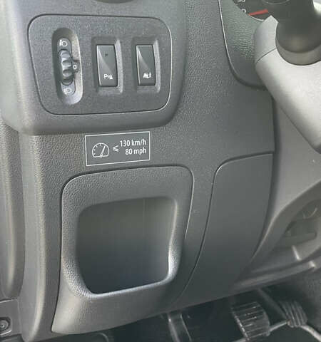 Белый Рено Мастер, объемом двигателя 2.3 л и пробегом 315 тыс. км за 14800 $, фото 29 на Automoto.ua