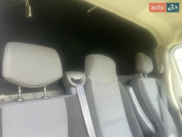 Белый Рено Мастер, объемом двигателя 2.3 л и пробегом 450 тыс. км за 14800 $, фото 10 на Automoto.ua