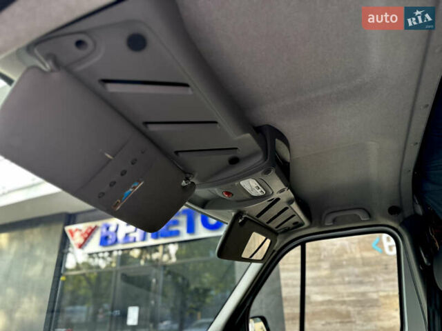 Белый Рено Мастер, объемом двигателя 2.3 л и пробегом 390 тыс. км за 13500 $, фото 27 на Automoto.ua