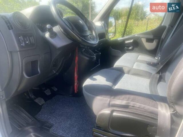Белый Рено Мастер, объемом двигателя 2.3 л и пробегом 450 тыс. км за 14800 $, фото 22 на Automoto.ua