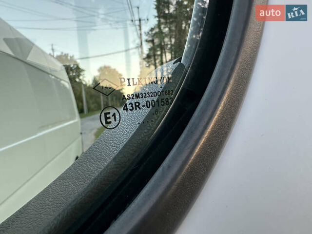 Білий Рено Мастєр, об'ємом двигуна 2.3 л та пробігом 135 тис. км за 17950 $, фото 15 на Automoto.ua