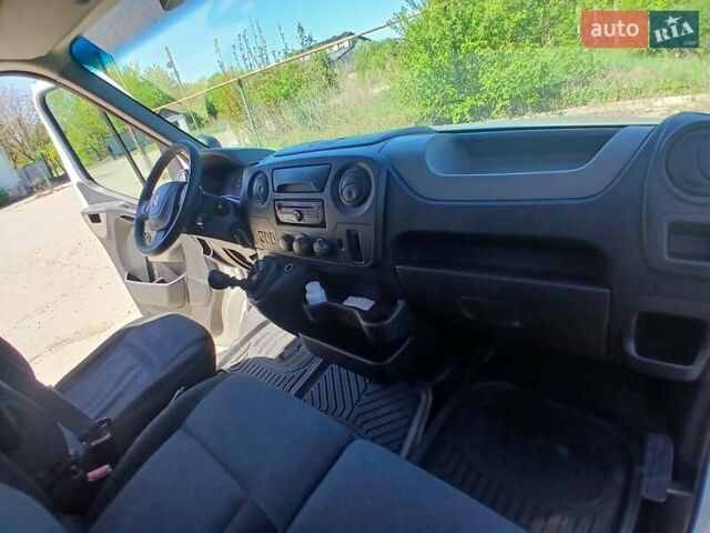 Белый Рено Мастер, объемом двигателя 2.3 л и пробегом 314 тыс. км за 14000 $, фото 7 на Automoto.ua