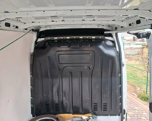 Белый Рено Мастер, объемом двигателя 2.3 л и пробегом 300 тыс. км за 15500 $, фото 22 на Automoto.ua