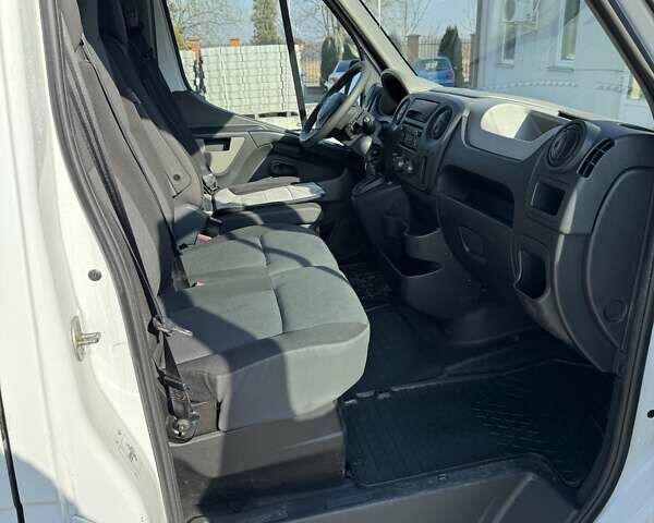 Рено Мастер 2016 в Львове на Automoto.ua Белый Рено Мастер, объемом двигателя 2.3 л и пробегом 260 тыс. км за 10800 $, фото 9 на Automoto.ua