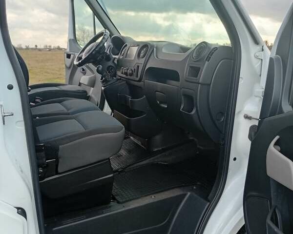 Белый Рено Мастер, объемом двигателя 2.3 л и пробегом 150 тыс. км за 16500 $, фото 10 на Automoto.ua