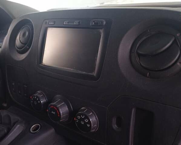 Белый Рено Мастер, объемом двигателя 2.3 л и пробегом 248 тыс. км за 13800 $, фото 6 на Automoto.ua