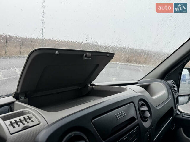 Белый Рено Мастер, объемом двигателя 2.3 л и пробегом 262 тыс. км за 12200 $, фото 20 на Automoto.ua