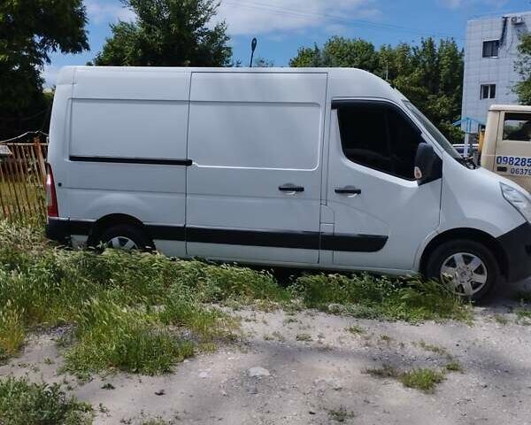 Белый Рено Мастер, объемом двигателя 2.3 л и пробегом 411 тыс. км за 13500 $, фото 3 на Automoto.ua