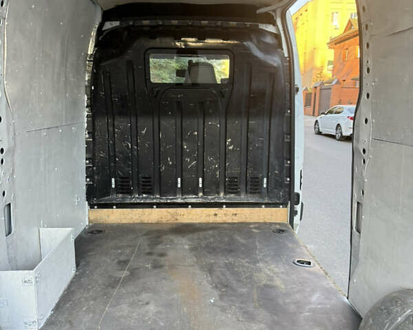 Белый Рено Мастер, объемом двигателя 2.3 л и пробегом 281 тыс. км за 14000 $, фото 8 на Automoto.ua