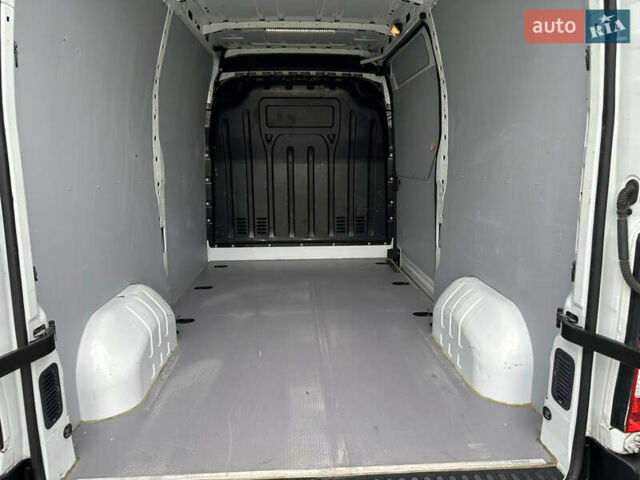 Белый Рено Мастер, объемом двигателя 2.3 л и пробегом 242 тыс. км за 16200 $, фото 22 на Automoto.ua