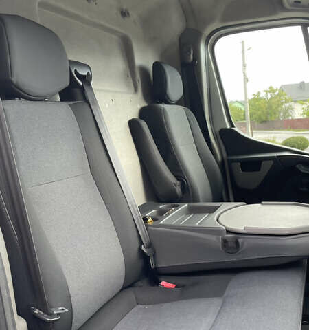 Белый Рено Мастер, объемом двигателя 2.3 л и пробегом 315 тыс. км за 14800 $, фото 17 на Automoto.ua