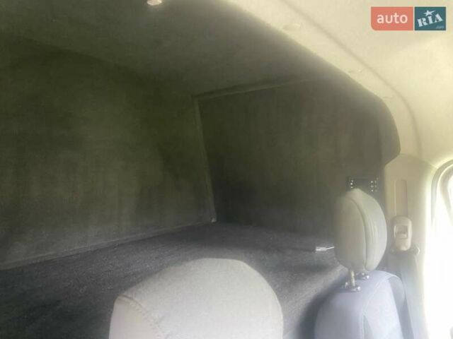 Белый Рено Мастер, объемом двигателя 2.3 л и пробегом 450 тыс. км за 14800 $, фото 12 на Automoto.ua