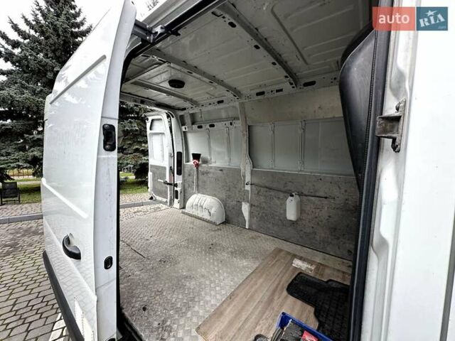 Білий Рено Мастєр, об'ємом двигуна 2.3 л та пробігом 530 тис. км за 12800 $, фото 12 на Automoto.ua