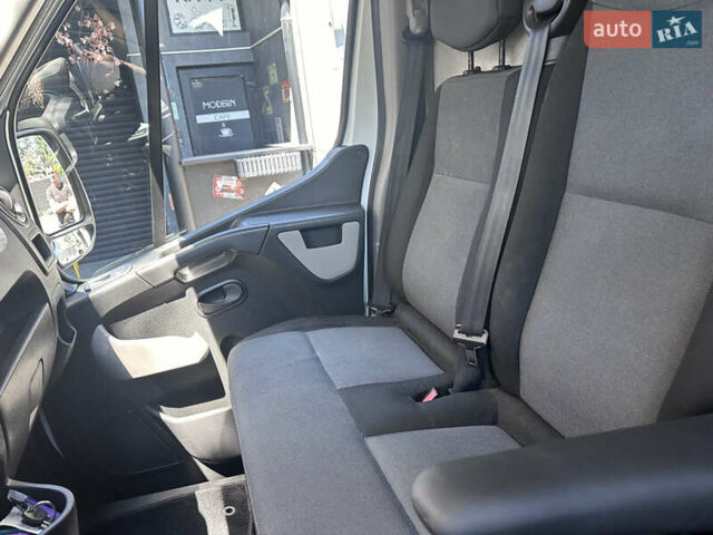 Белый Рено Мастер, объемом двигателя 2.3 л и пробегом 336 тыс. км за 14500 $, фото 13 на Automoto.ua