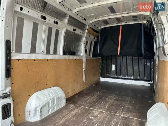 Белый Рено Мастер, объемом двигателя 2.3 л и пробегом 390 тыс. км за 13500 $, фото 32 на Automoto.ua